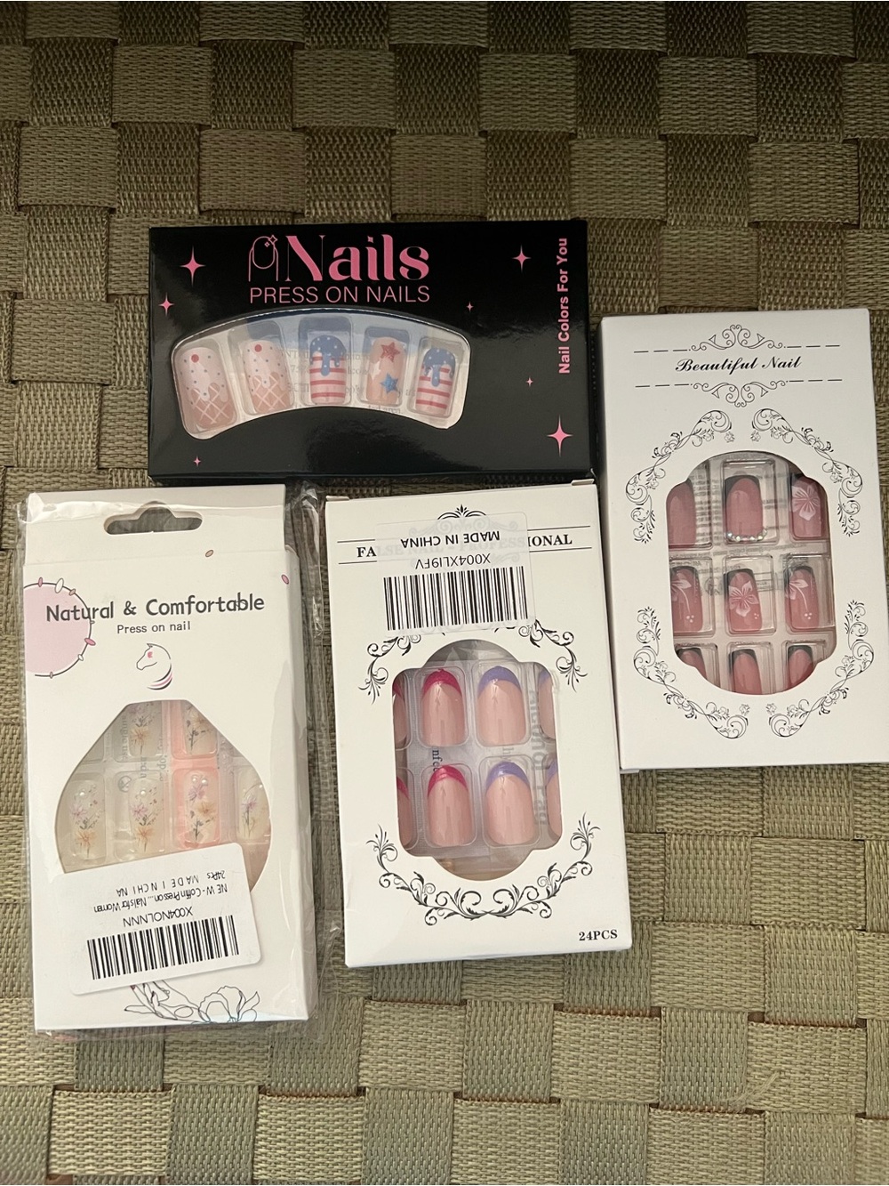 Press-On Nails -